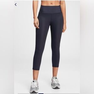 Bundle of 2 lightly worn GapFit High Rise Capri Leggings in Sculpt Revolution
